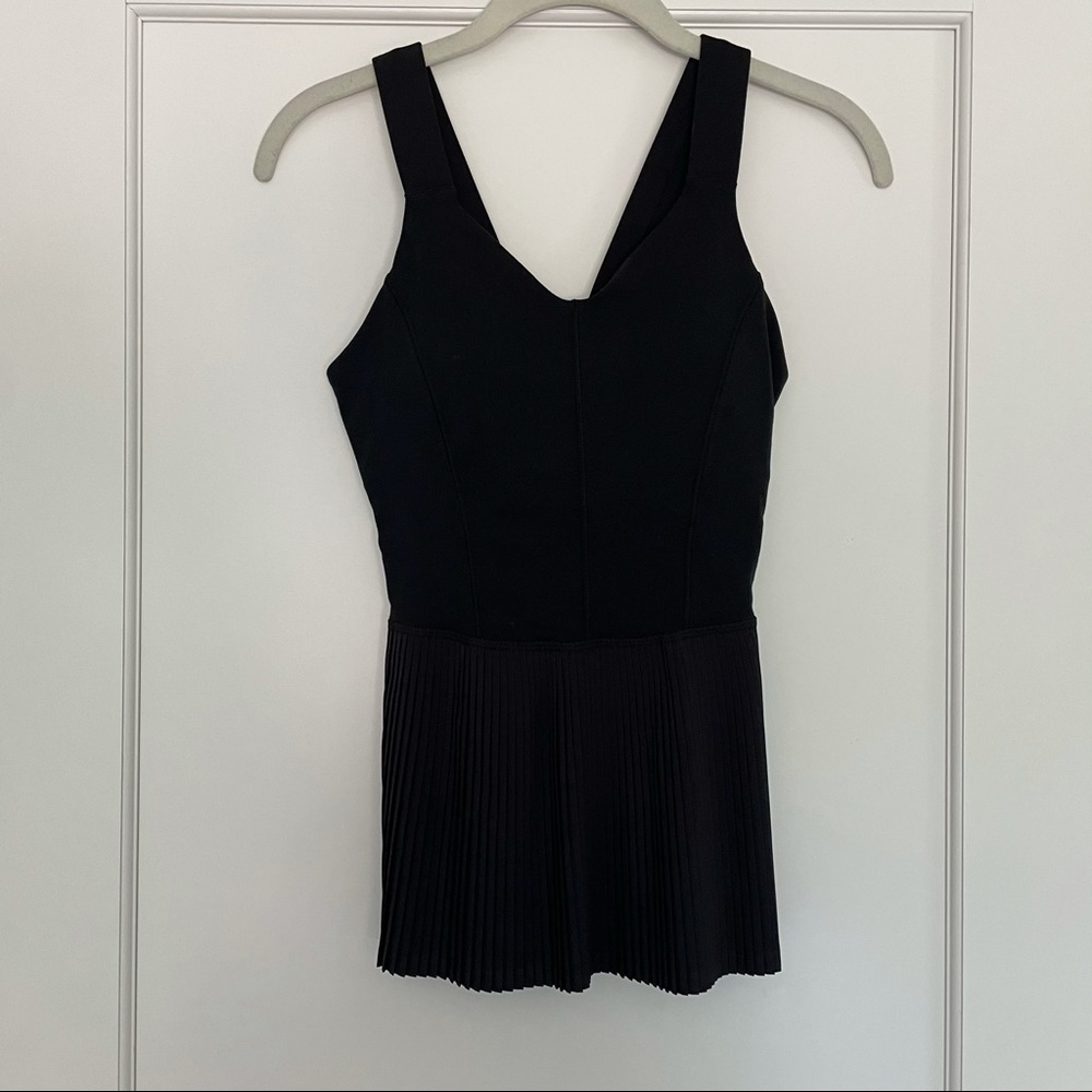 Lululemon black tank